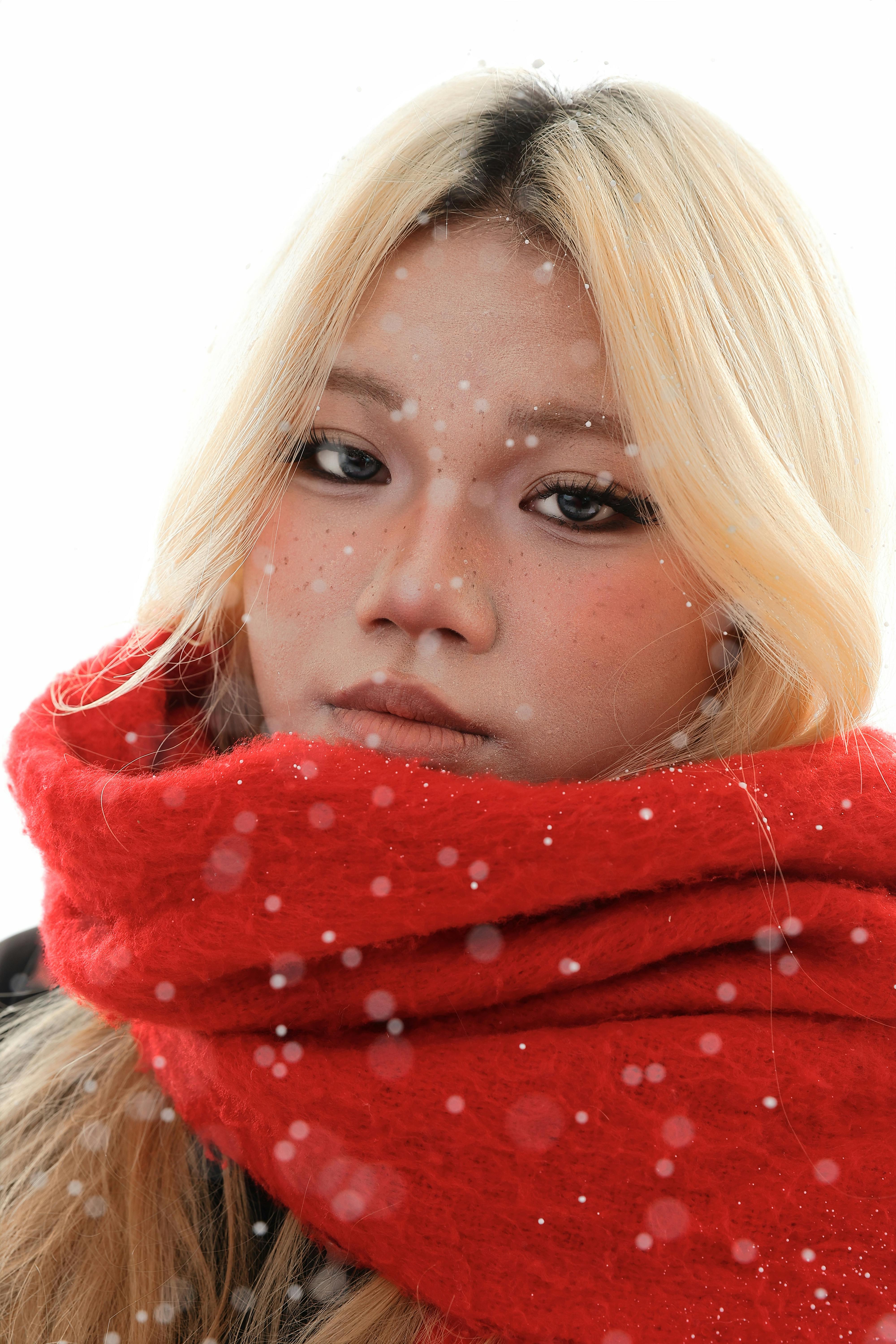 城市街景与字幕氛围图片